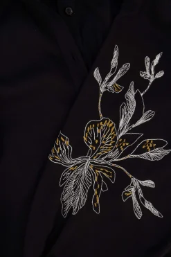 ZUSSS Tops*blouse met borduur zwart