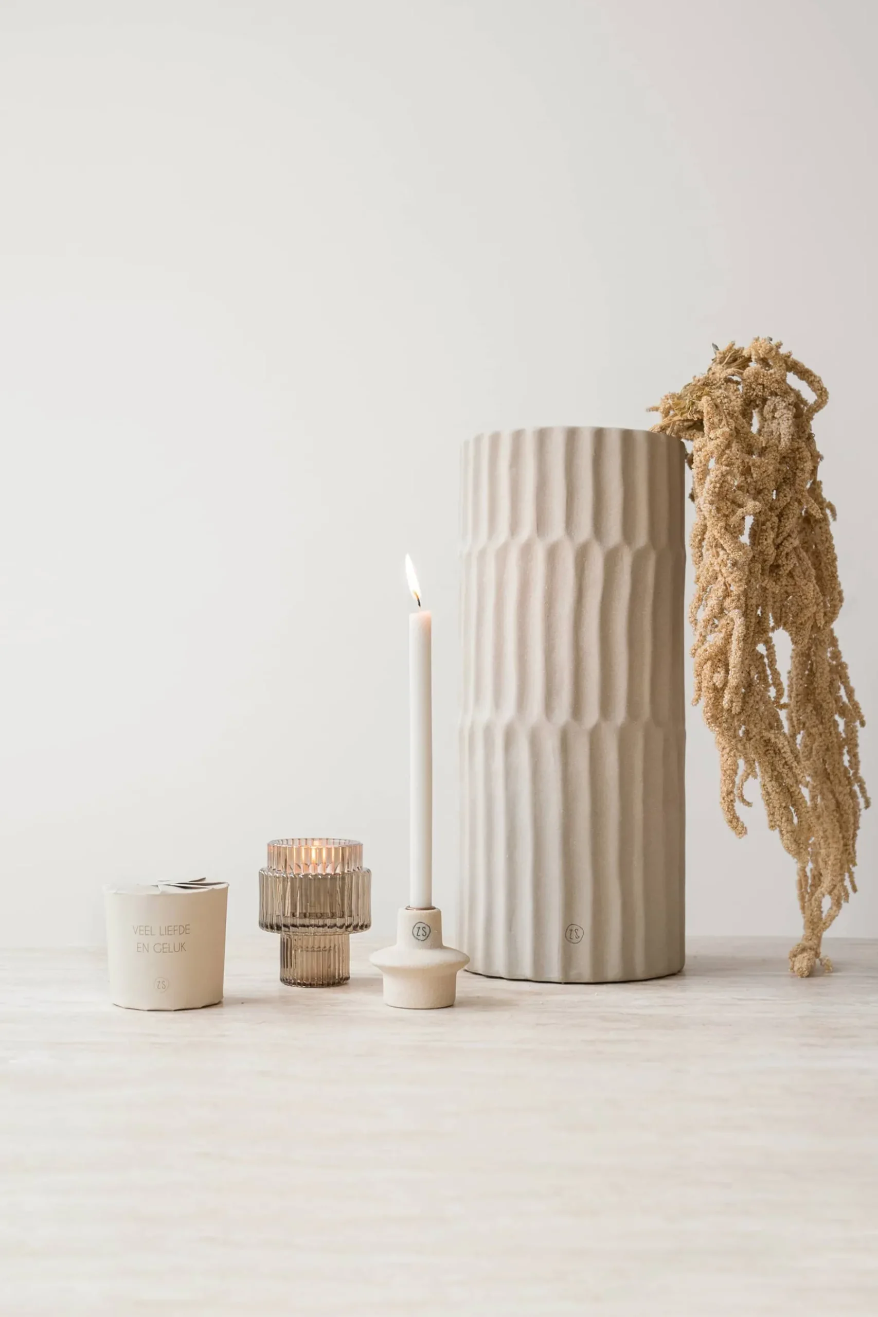 ZUSSS Kaarsen*doosje met 10 smalle kaarsjes krijt