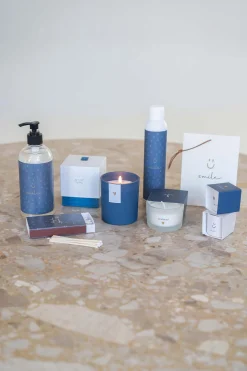 ZUSSS Geurkaarsen*geurkaars in glas jij maakt mij blij donkerblauw