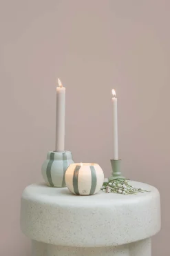 ZUSSS Kaarsen|Kaarsenhouders*glazen kandelaar met strepen zand/saliegroen