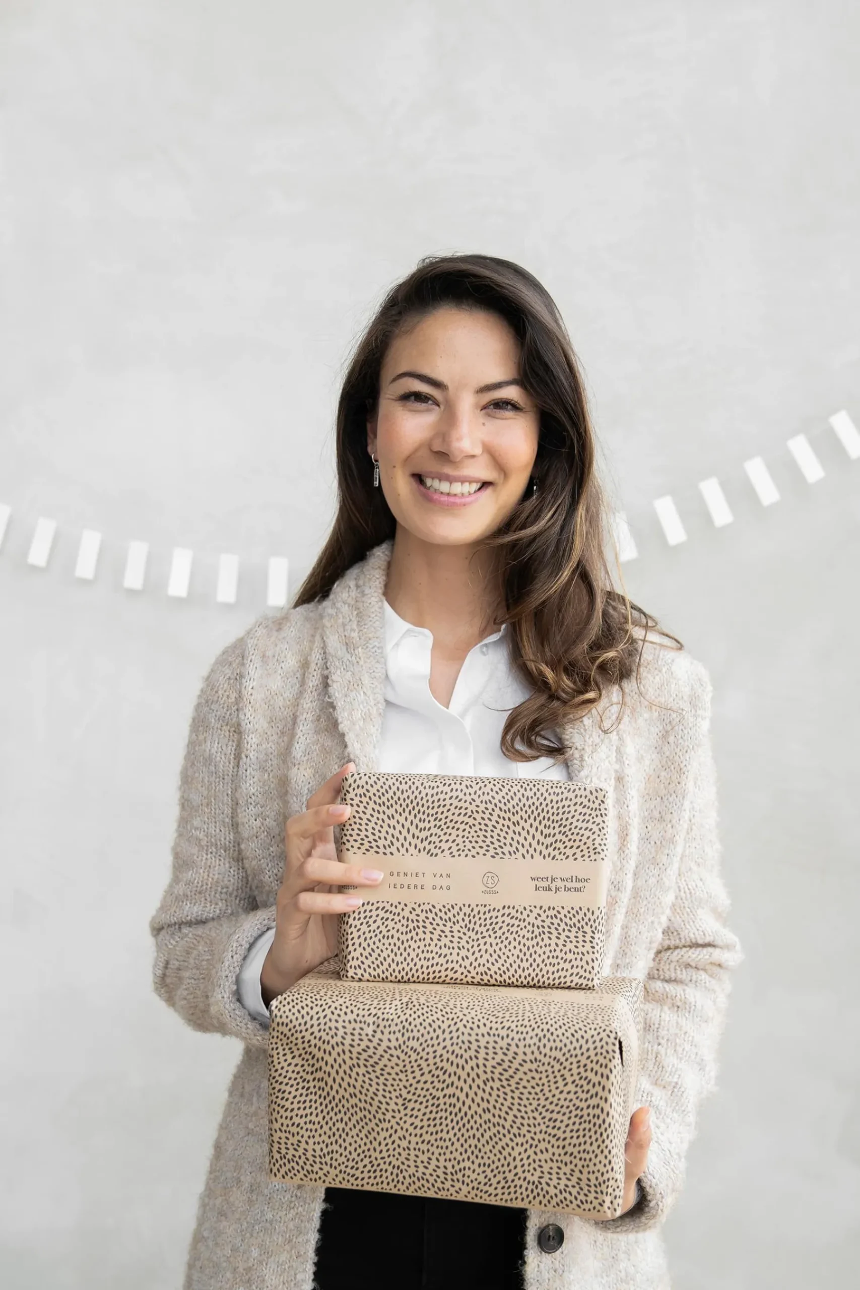 ZUSSS Versiering & Inpakken*Kadopapier spikkels