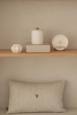 ZUSSS Kussens*kussen hartjespatroon met borduur 50x30cm linnen/warmgrijs