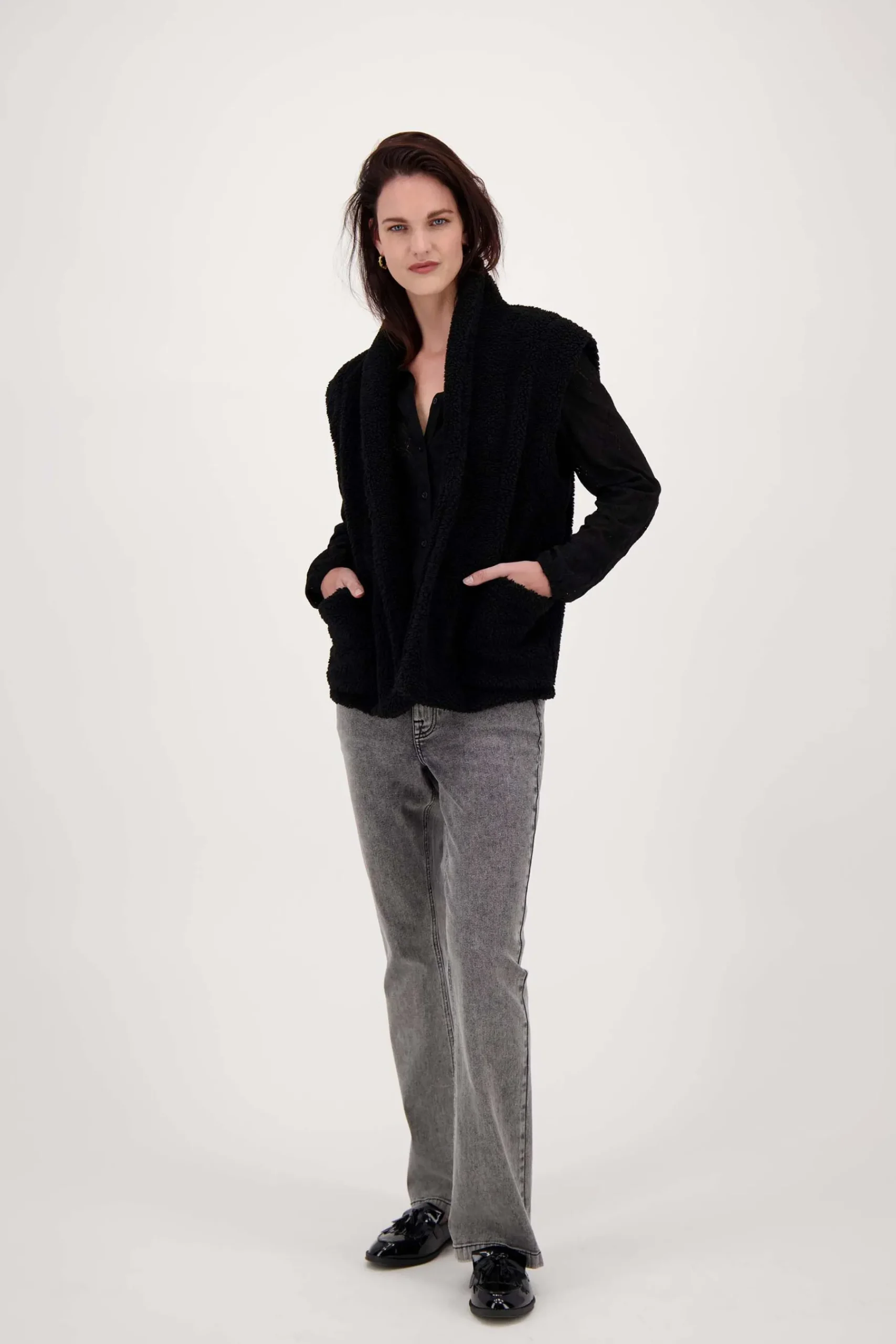 ZUSSS Vesten*lang teddy gilet met zakken zwart