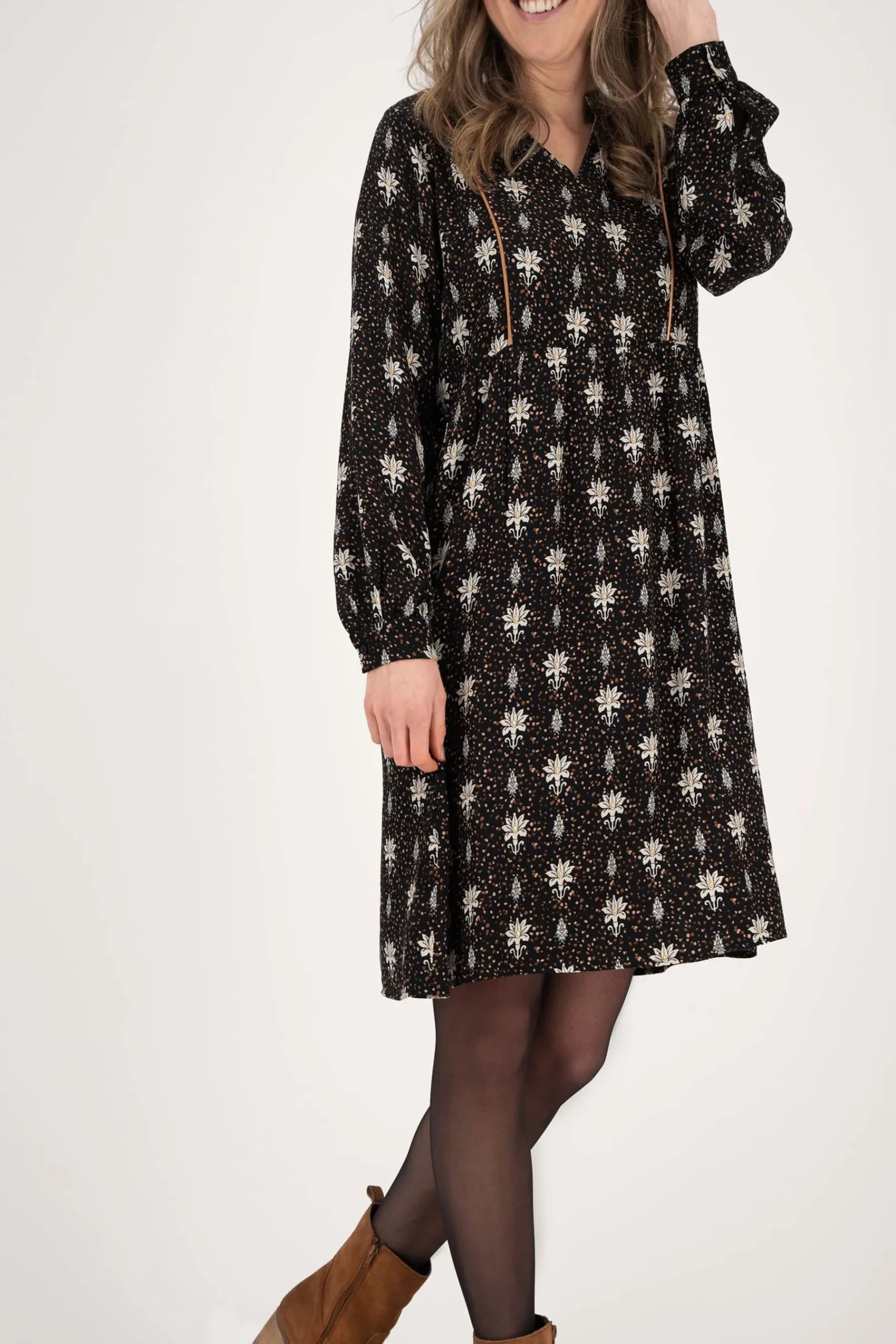 ZUSSS Jurkjes & Rokken*limited jurk met bloemenprint zwart