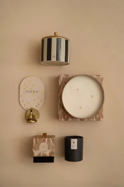 ZUSSS Geurkaarsen*metalen geurkaars in geschenkdoos hartje zand/koraal