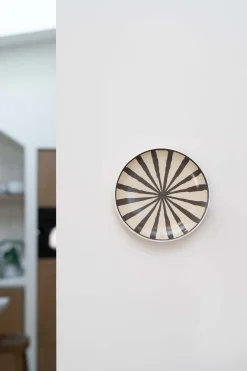 ZUSSS Overige Woonaccessoires*sierbordje strepen zand antraciet zand/antraciet