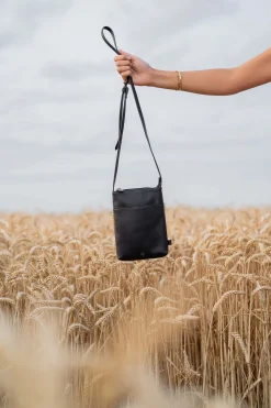 ZUSSS Schoudertassen & Handtassen*telefoontasje zwart