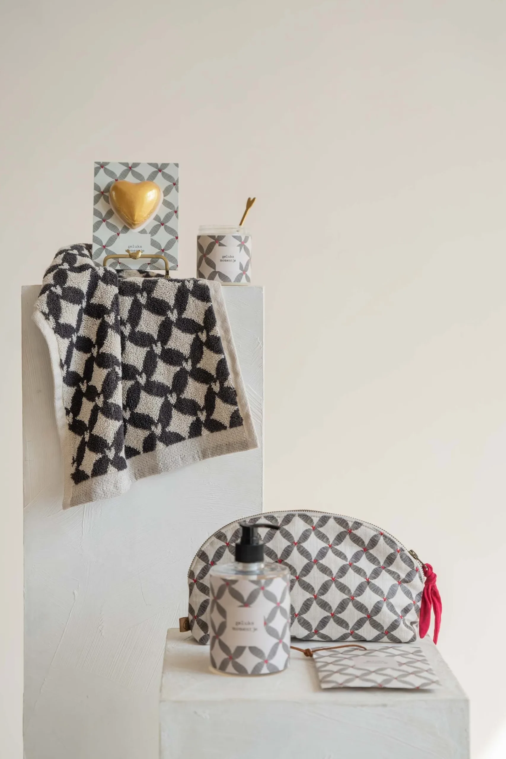 ZUSSS Toilettassen*toilettas print antracietgrijs/roze rood antracietgrijs/rozerood