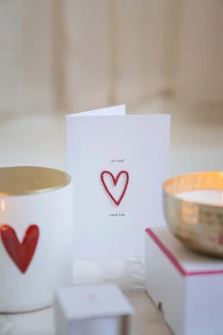 ZUSSS Kaartjes*wenskaart hartje strijkembleem wit/rood